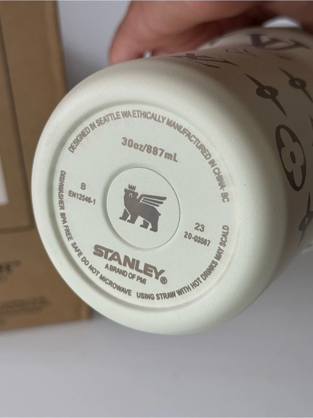 Stanley Cream and Gold Patterned Travel Tumbler 30 oz new! - Picture 4 of 8